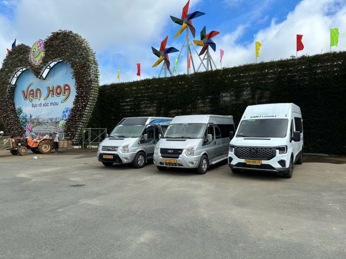 Xe 16 chỗ cho thuê theo tháng Ford Transit