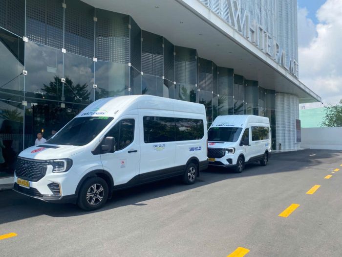 Xe 16 Chỗ Ford Premium phục vụ đám cưới