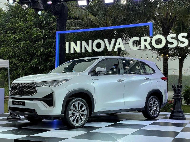 Thuê xe 7 chỗ Innova